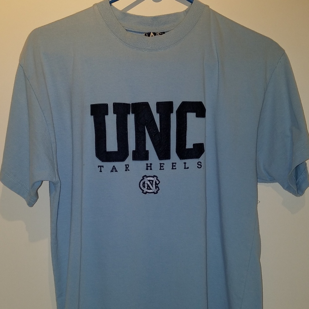 North Carolina Tar Heels Medium Size Shirt